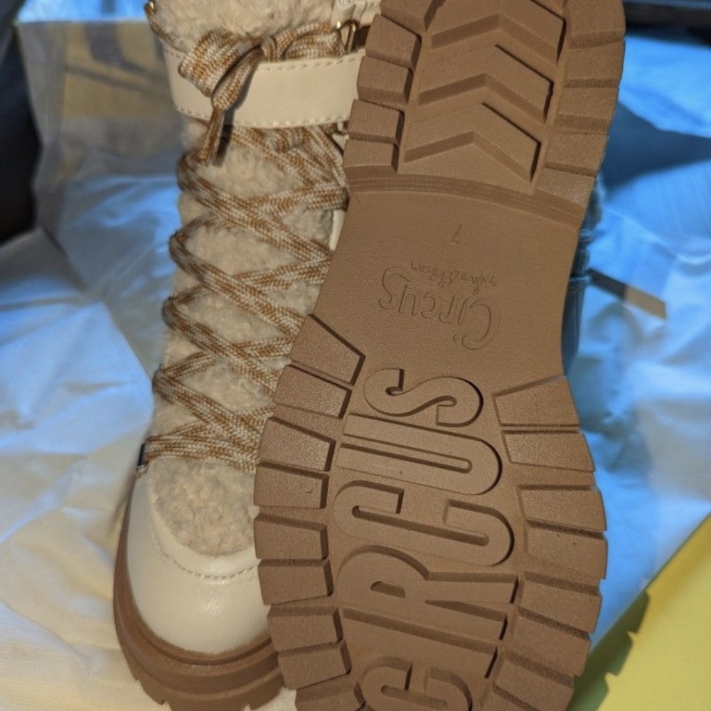 COPY - Women's Sam Edelman Gretchen Boot - Picture 3 of 4